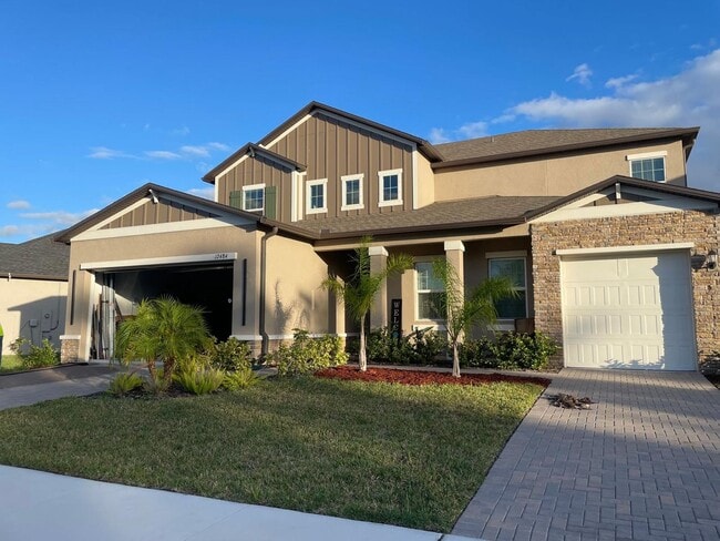 Photo - Gorgeous 6-Bedroom, 4.5-Bathroom in Riverv... House