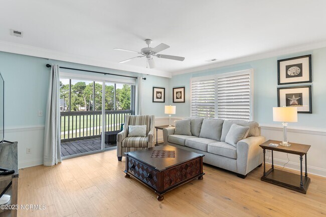 Building Photo - 3350 Club Villas Dr