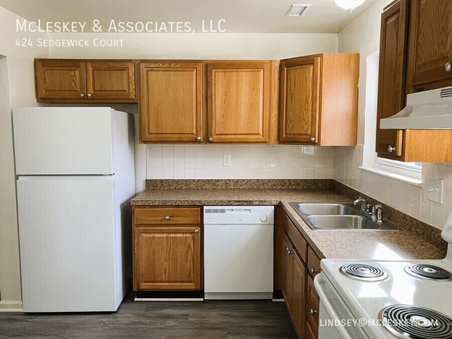 Building Photo - 424 Sedgewick Ct