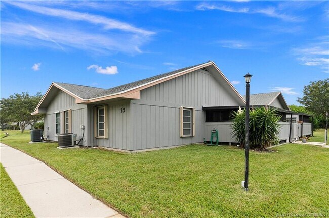 Foto del edificio - 4047 NW Cinnamon Tree Cir