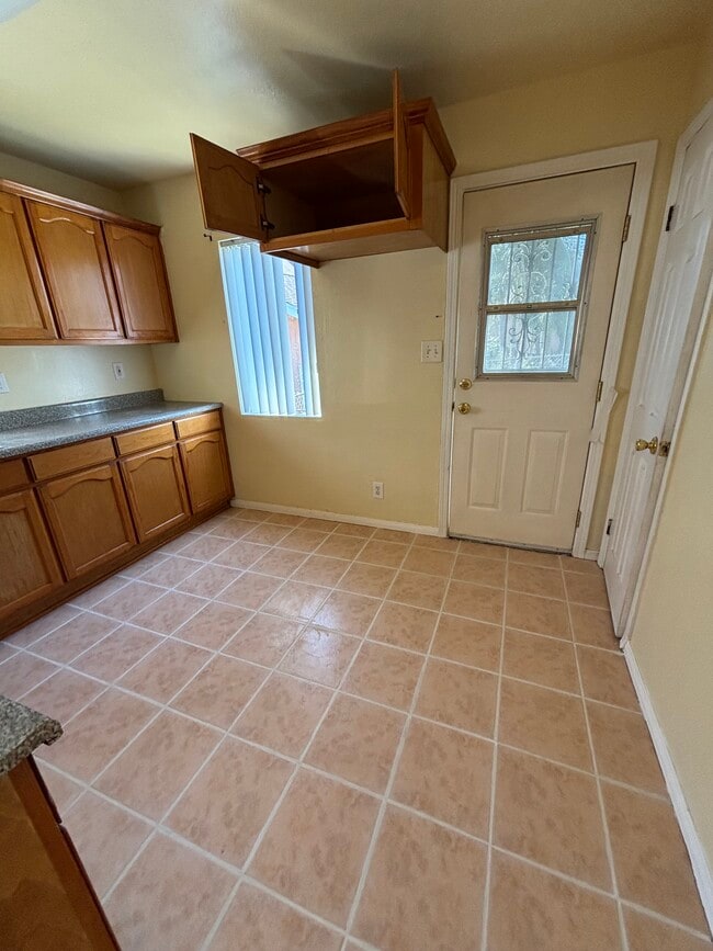 Cocina - 6617 Purdy Ave