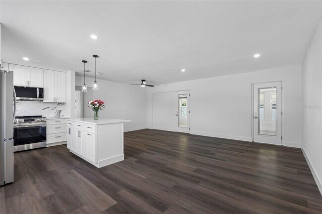 Foto del edificio - 11572 63rd Ave N