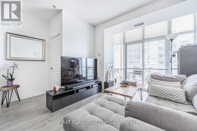 Photo du bâtiment - 85-1585 E Liberty St