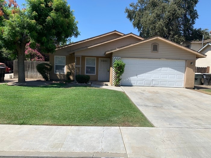 304 W Kaweah Ave, Visalia, CA 93277 House for Rent in Visalia, CA