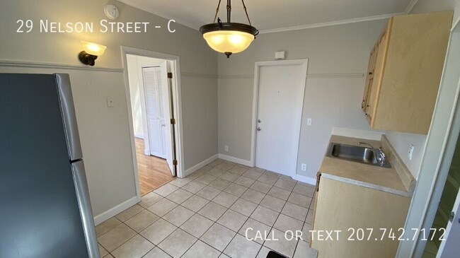 Building Photo - 29 Nelson St