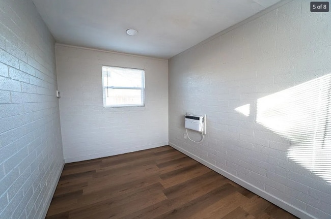 Building Photo - 1022 S Montezuma Ave