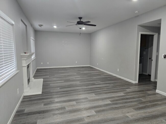 Foto del edificio - 1176 Junction Dr