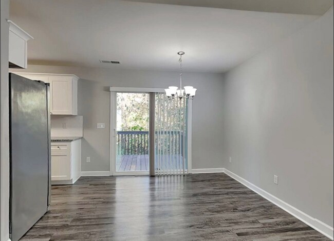 Foto del edificio - 2010 W Date Tree Rd