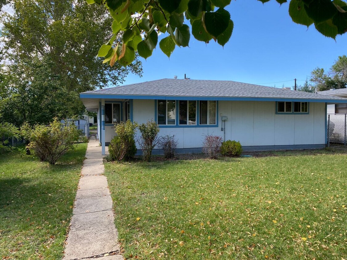 Cozy 4-Bedroom, 2-Bath Home Near CMU! - Cozy 4-Bedroom, 2-Bath Home Near CMU!