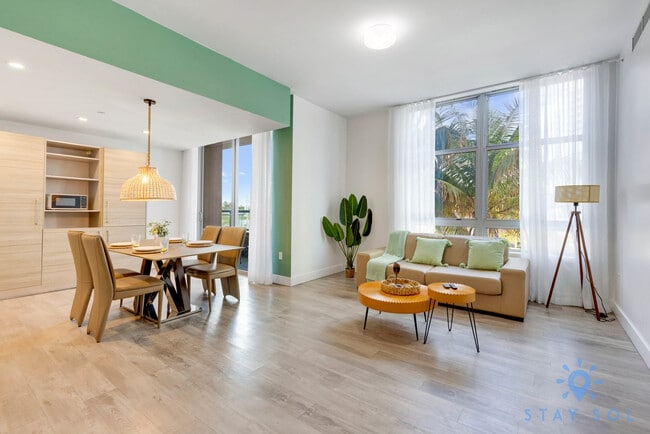 Building Photo - 777 N Ocean Dr