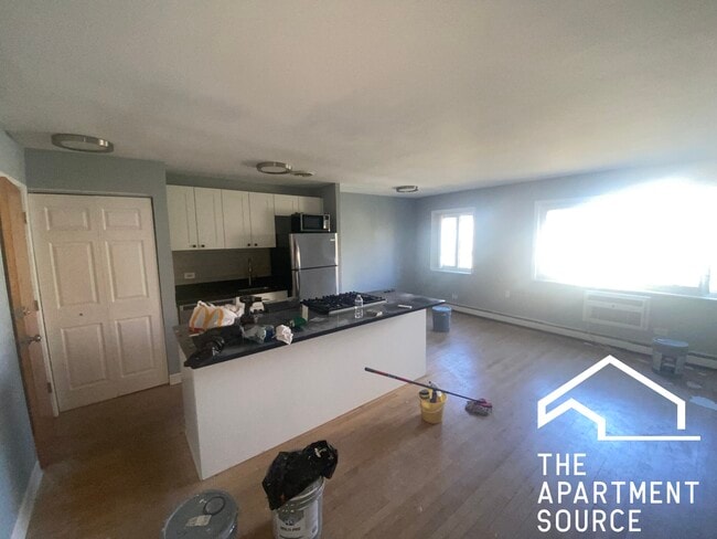 Photo - 663 W Grace St Apartment