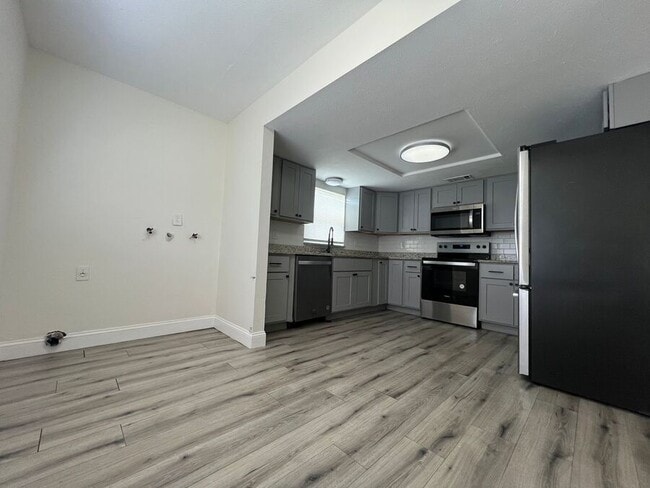 Foto del edificio - 310 E Tomlin St