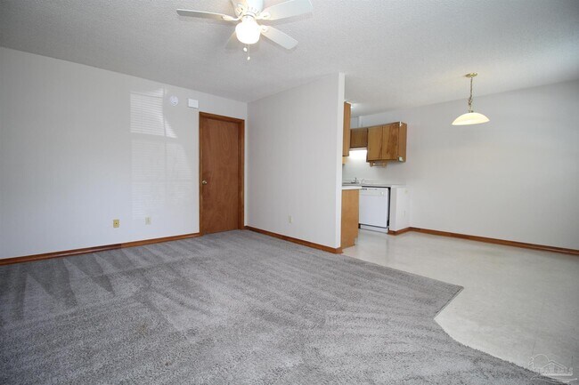 Foto del edificio - 8110 Stonebrook Dr