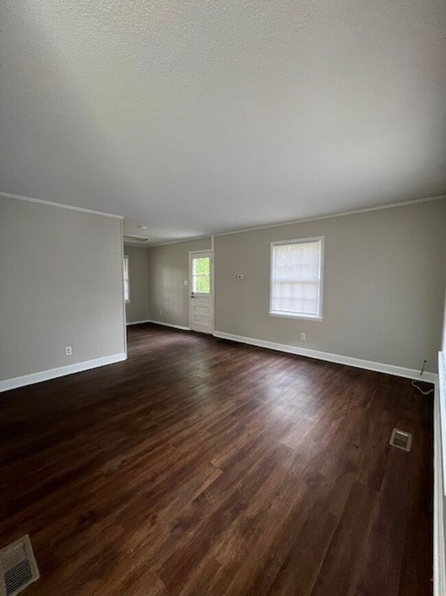 Building Photo - 4215 S Dowfield Dr