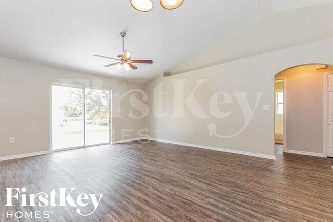 Foto del edificio - 737 Coconut St SE