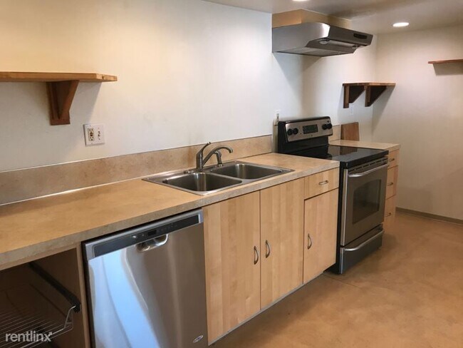 Building Photo - 2 br, 1 bath House - 5201 37th ave SW