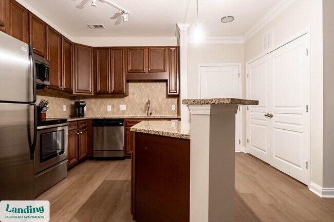 Foto del edificio - 3000 Renaissance Park Pl