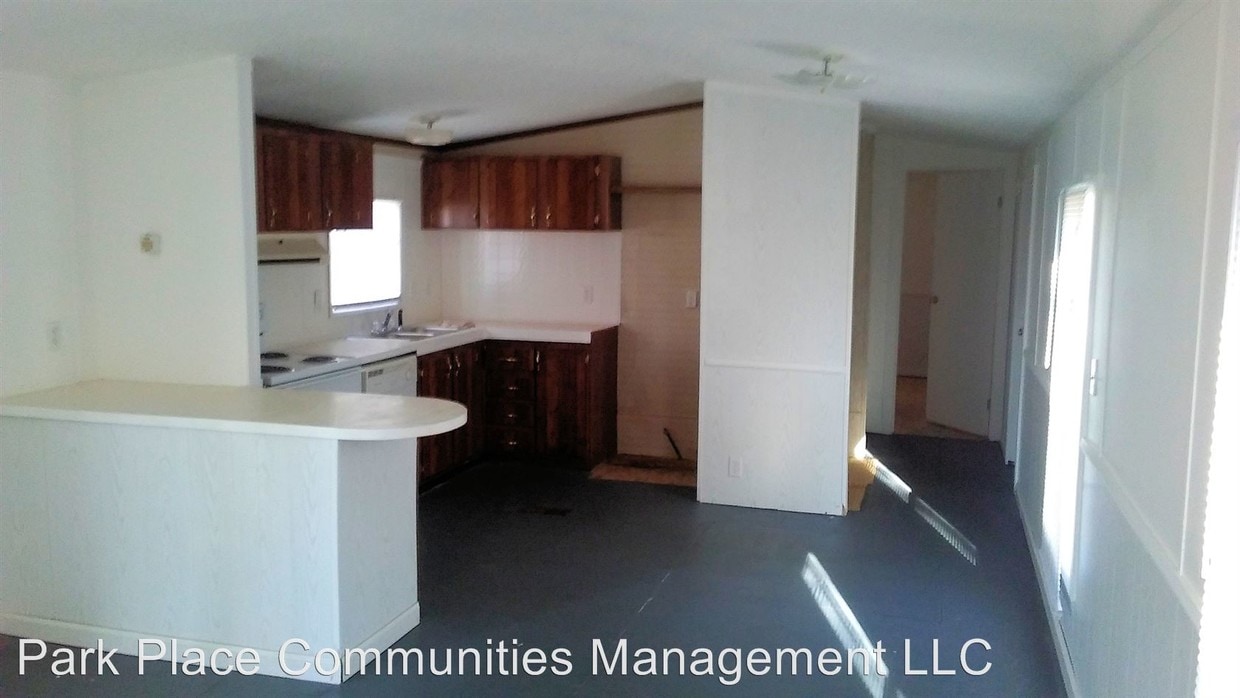 Building Photo - 302 E Air Depot Rd