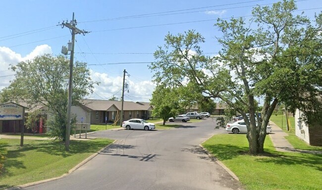 Foto del edificio - 815 E Russell Ave