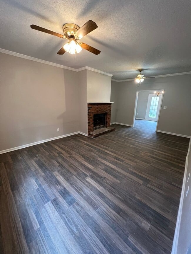 Building Photo - Townhome For Rent In Pelham!!! Available t...