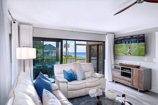 Foto del edificio - Oceanfront Walk-Out Condo