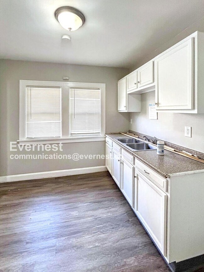 Foto del edificio - 931 Helmsdale Rd