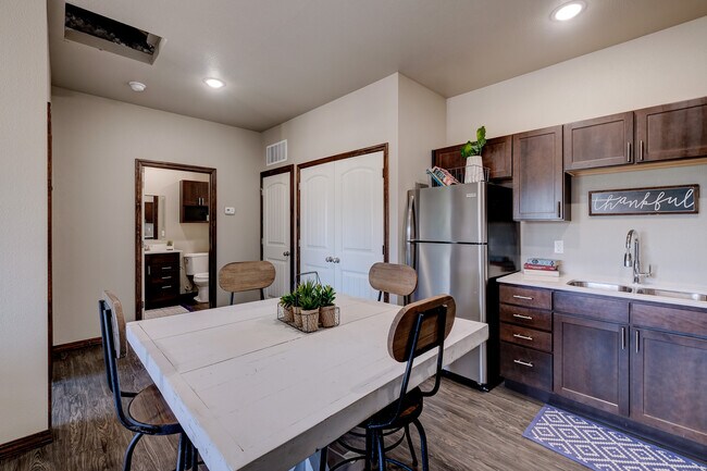 Foto del edificio - 400 E Elk St