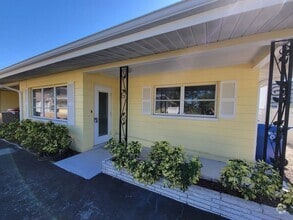 Building Photo - 505 Manatee Ct