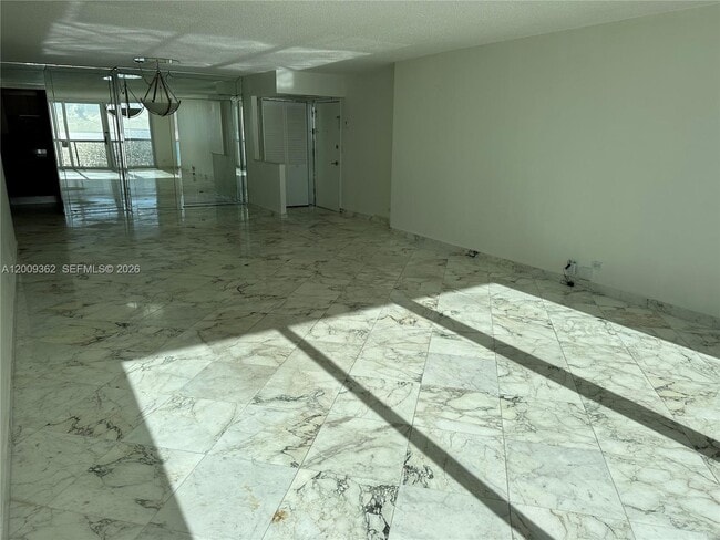 Building Photo - 6039 Collins Ave