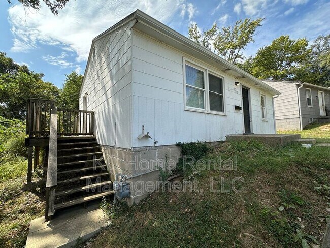 Building Photo - 4415 Claudine Ln