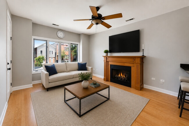 Building Photo - 2455 W Arthington St