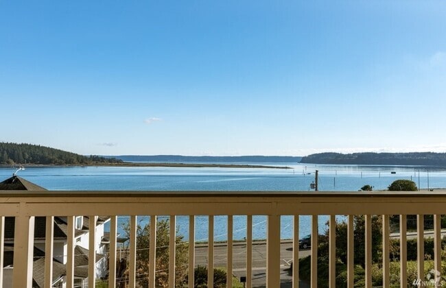 Unbeatable View - 1199 SE 9th Ave