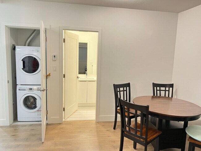 Photo du bâtiment - 13250 16 Av