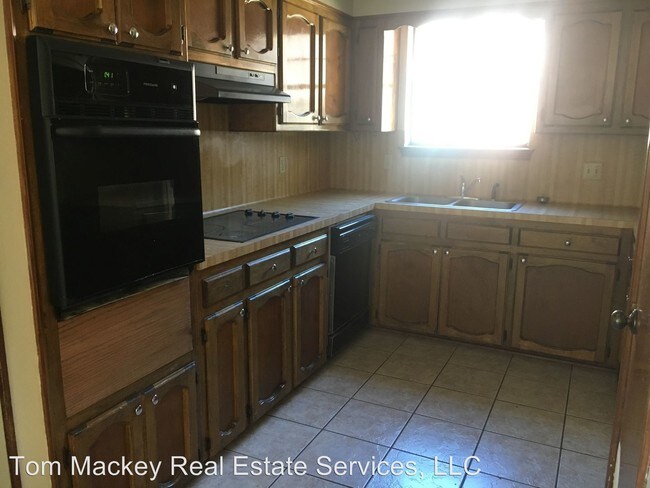 Foto del edificio - 4 br, 2 bath House - 1924 Hobbiton Rd.
