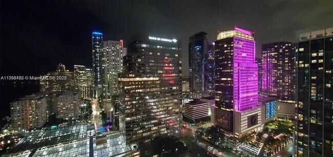 Foto del edificio - 495 Brickell Ave