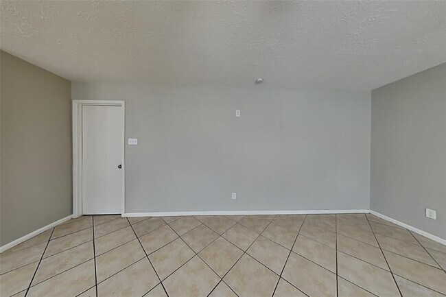 Building Photo - 3615 Darnell Ct