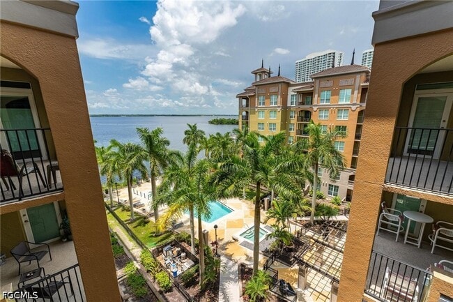 Foto del edificio - 2825 Palm Beach Blvd