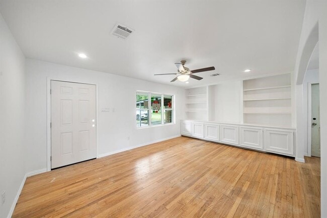 Building Photo - 15722 Treichel Rd