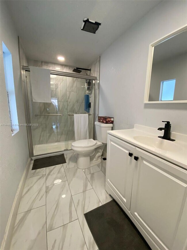 Foto del edificio - 1223 SW 128th Ave
