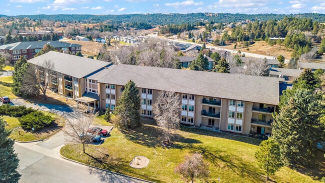 Building Photo - 3988 Fairway Hills Dr