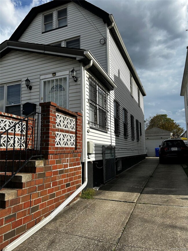 Building Photo - 169-10 77th Rd