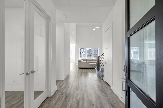 Building Photo - 14350 Red Ldg Trl