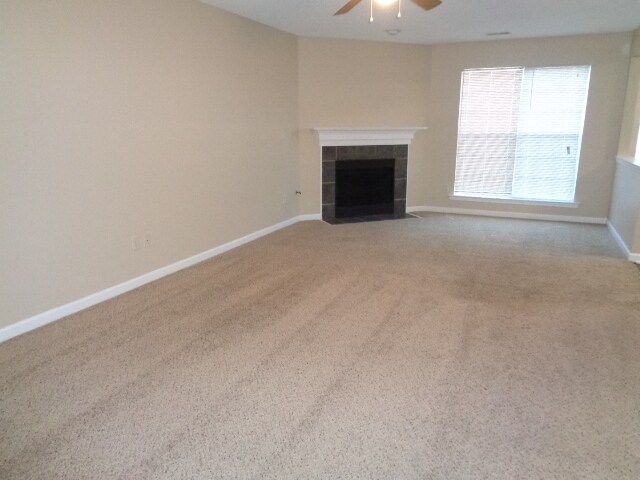 Foto del edificio - 7864 Parkmont Dr