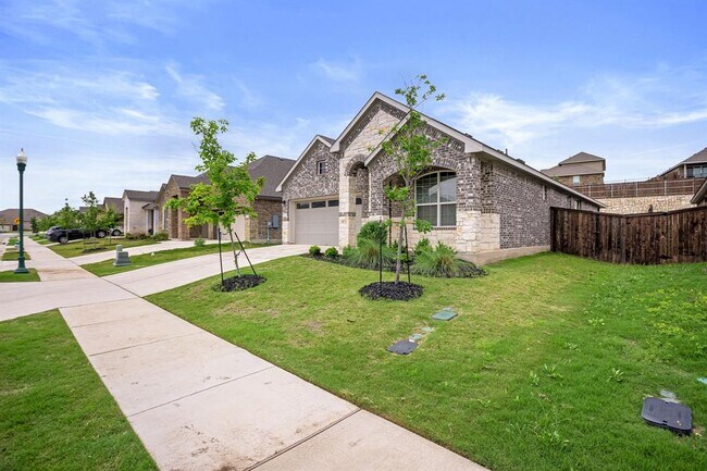 Building Photo - 620 Peace Pipe Way