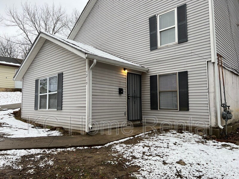 4219 E 60 Terrace, Kansas City, MO 64130 Condo for Rent in Kansas
