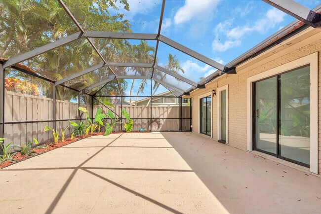 Building Photo - 5524 Eagle Lake Dr