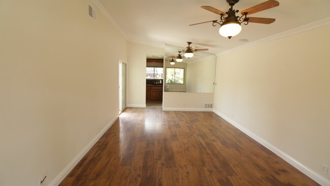 Building Photo - 450 Poplar Ave