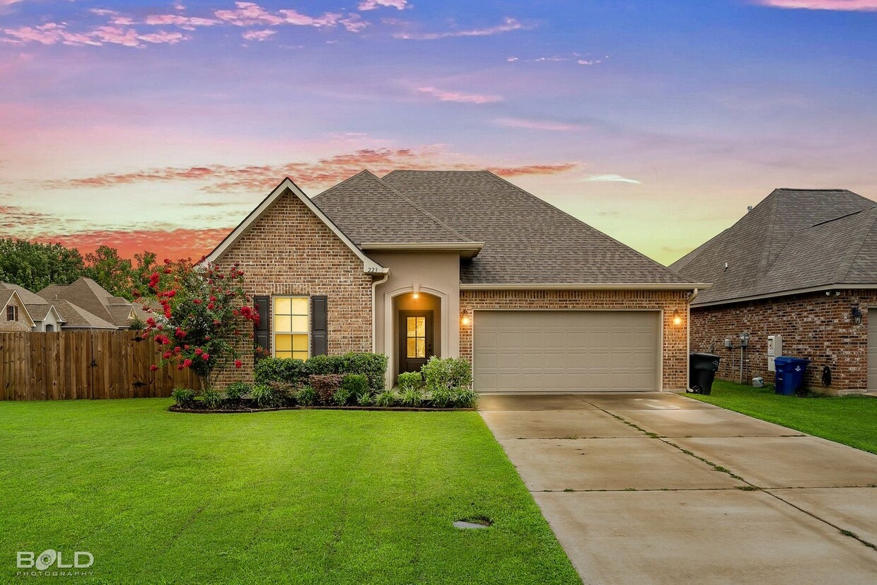 Primary Photo - Check Out this 3 bed 2 bath in Shreveport