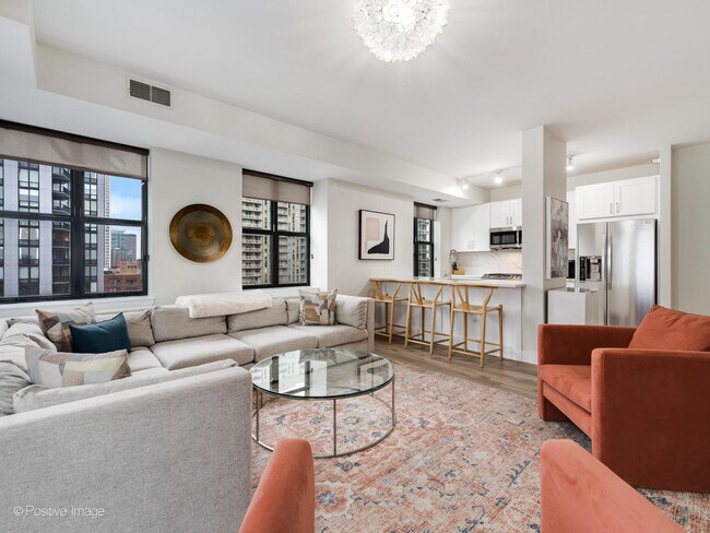 Foto del edificio - 451 W Huron St