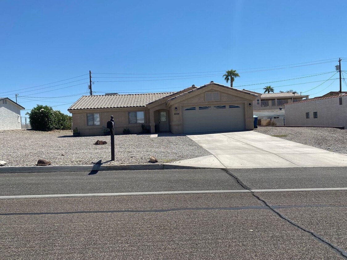 Foto principal - 3 Bedroom - 2 Bath Home